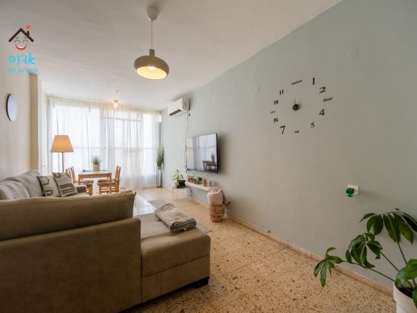 9ab4412c-7f37-436b-856a-9000b56e2e7f