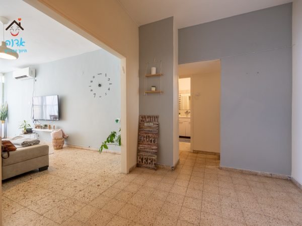 d6dd5039-2f53-48f6-9935-7c83144e08a4